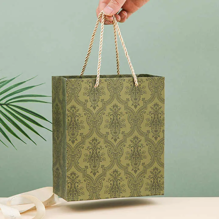 هدايا فاخرة من الشموع وموزع الروائح ,Luxury Candle and Diffuser Gifts